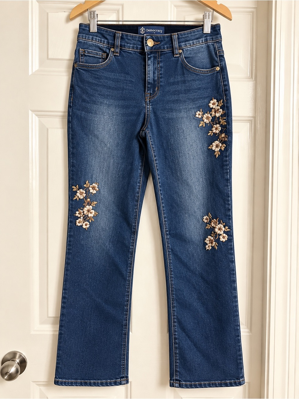 Democracy Absolution Floral Embroidered Straight Leg Jeans Size 8 NWOT - Picture 2 of 4